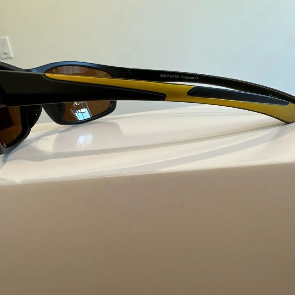 Razor Style Sporty Sunglasses, Plastic Frames, Polarized Lenses, UVA-UVB Protect